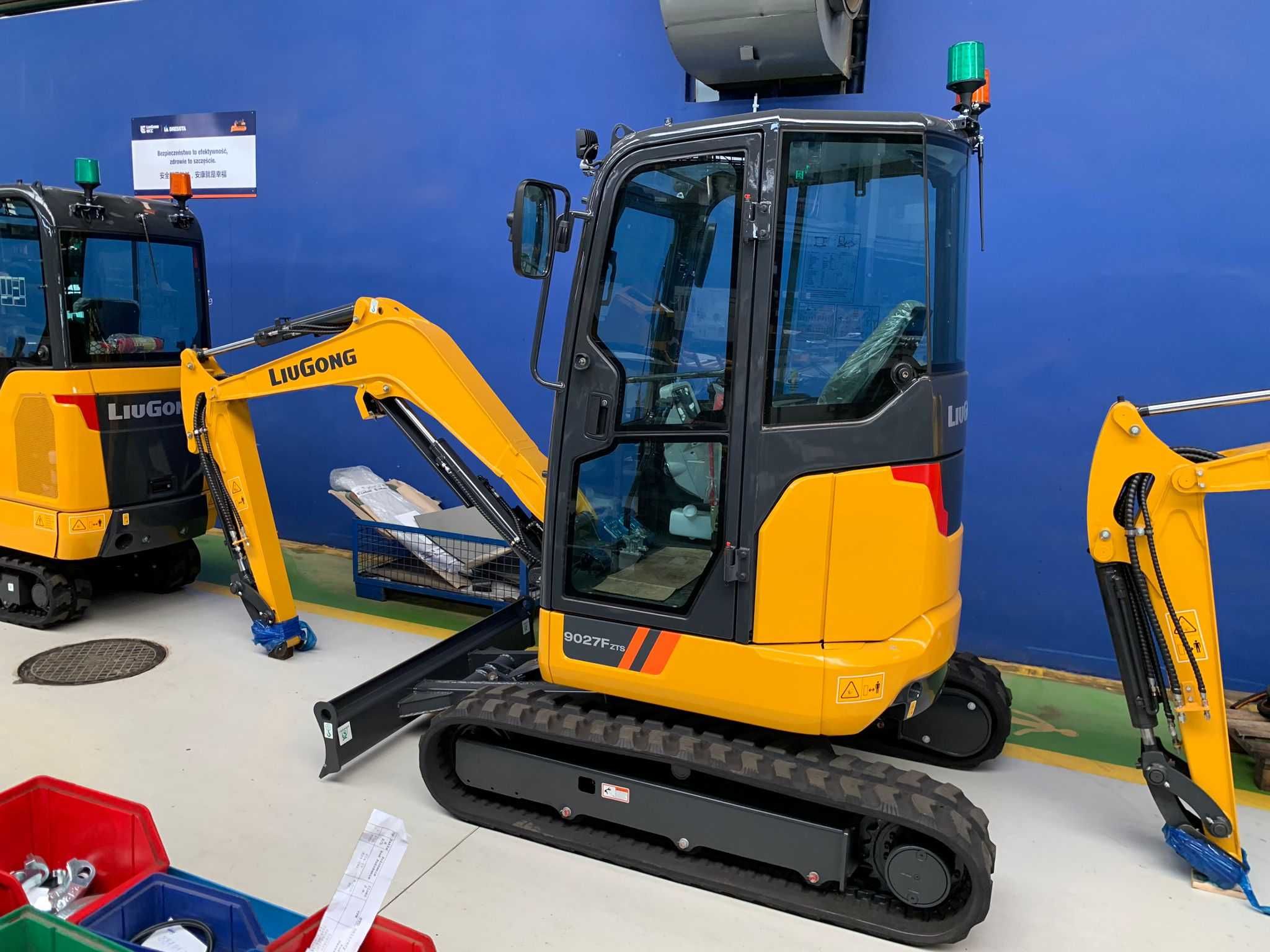 LiuGong Stalowa Wola 9018F Premium.(cat.case.yanmar.kubota.bobcat)
