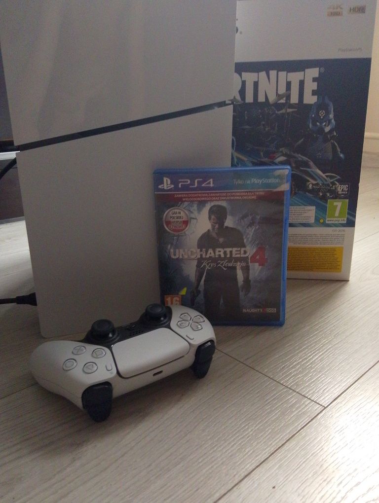 Konsola PS5 z napędem