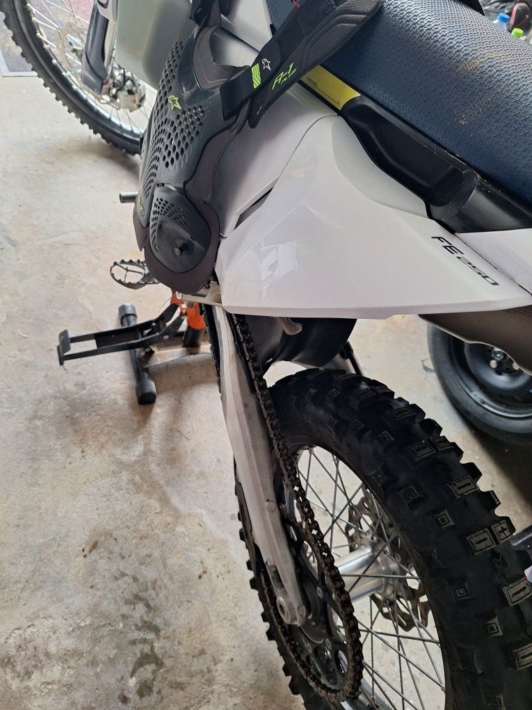 Husqvarna fe 250 4t