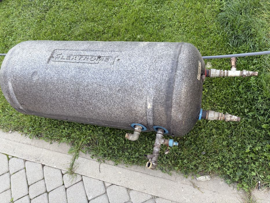 Zbiornik CWU , wężownica + płaszcz, 140l, grzałka 3kW w zestawie