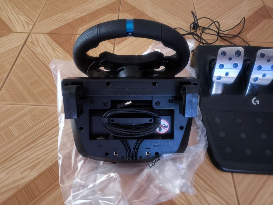 Logitech g923 PS4/PS5/PC