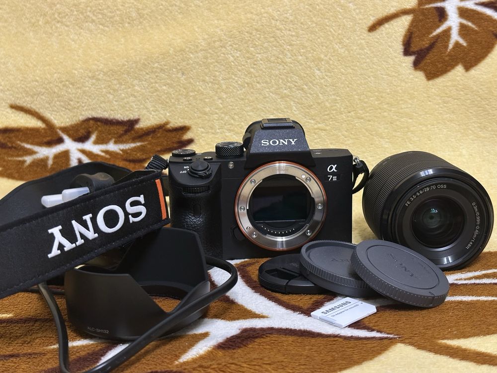 Продается камера Sony A7 III с объективом 28-70 мм (почти новая)