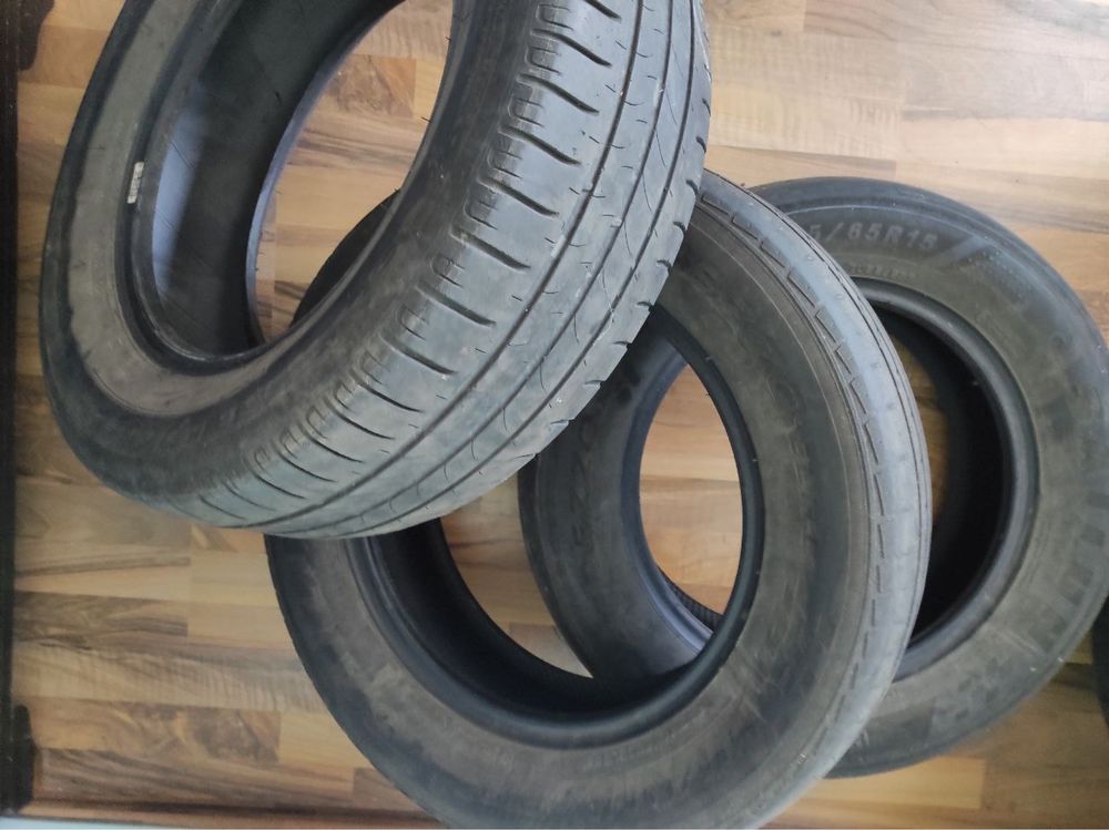 Шини 195/65 R15 були у використання