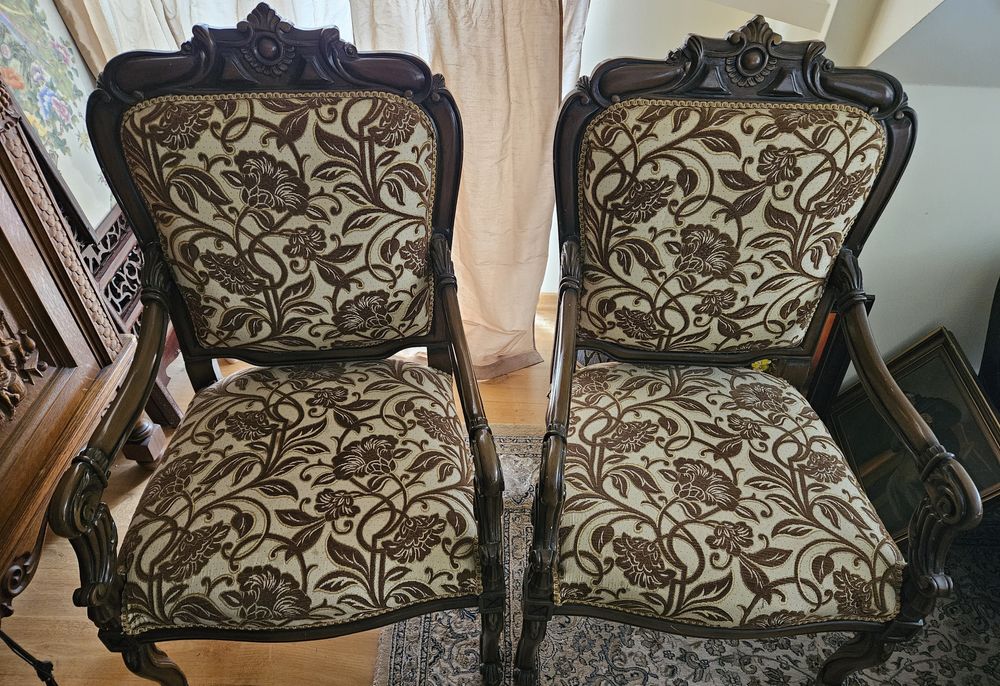 Piękne krzesła fotele