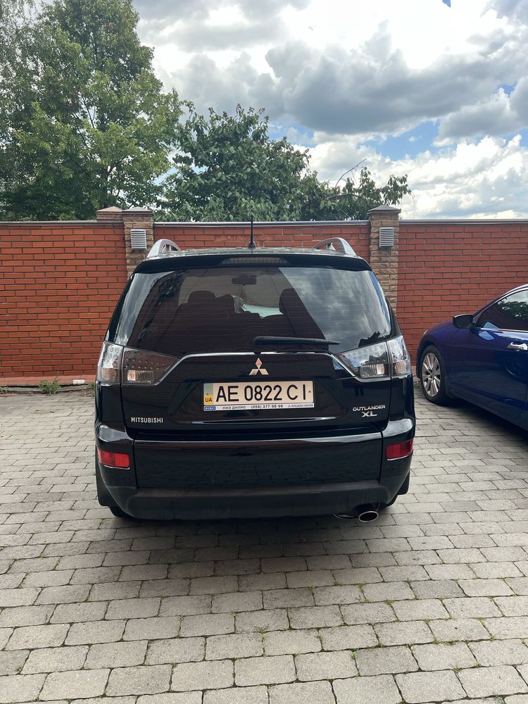 Mitsubishi Outlander XL