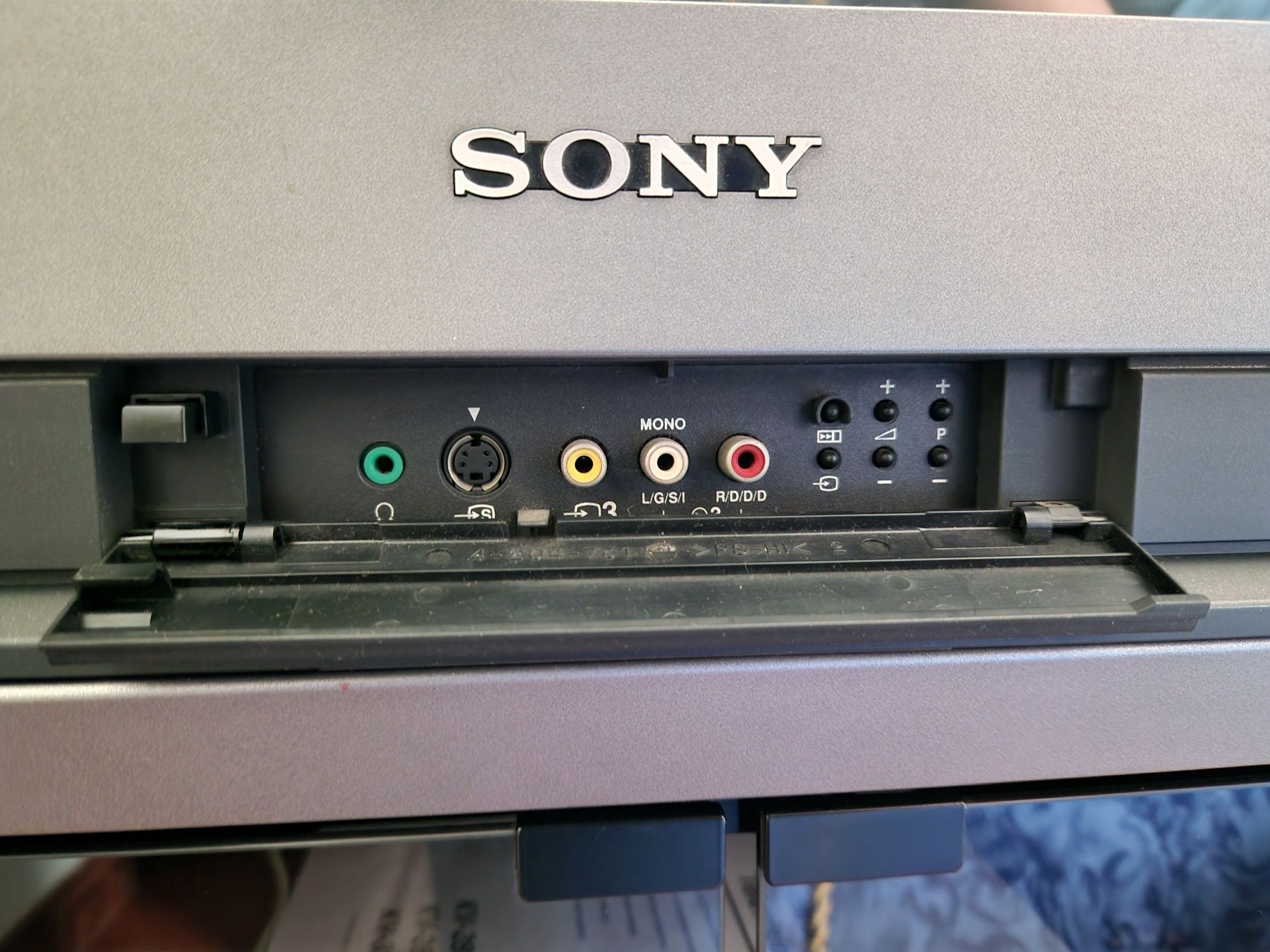 TV Sony Trinitron KV-28FX20E + Móvel Integrado + Leitor DVD + TDT