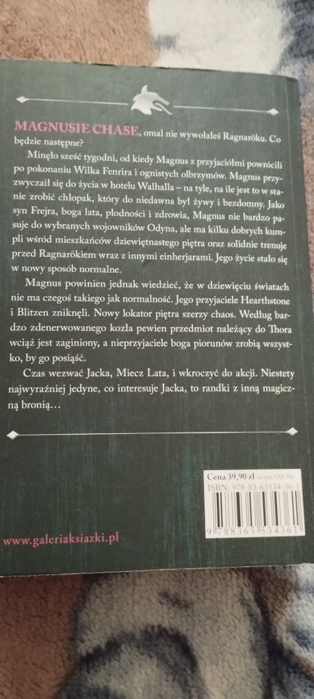 młot thora Magnus Chase i Bogowie Asgardu Rick Riordan