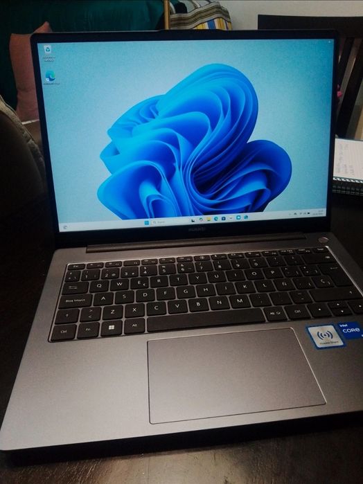 Notebook Huawei Matebook D14 novo. Preço negociável.