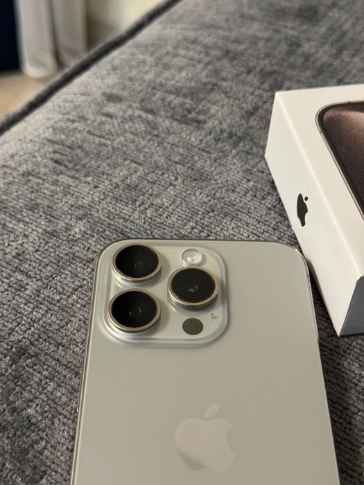 iPhone 15 pro Natural 128
