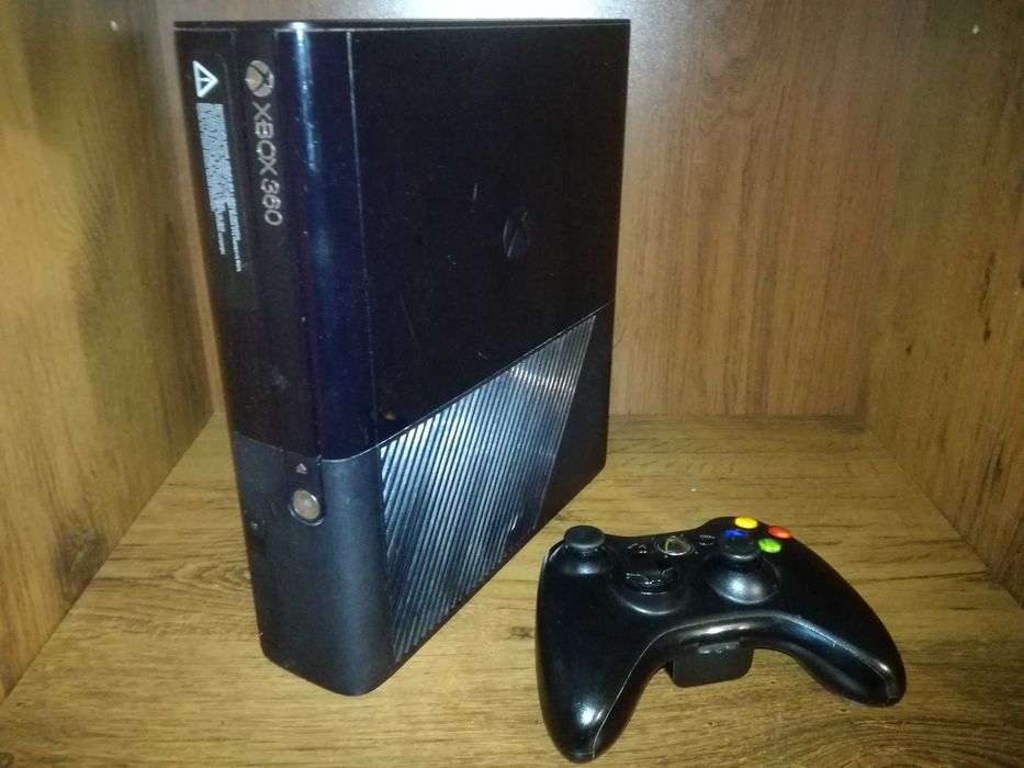 XBOX 360 500gb z padem + gry