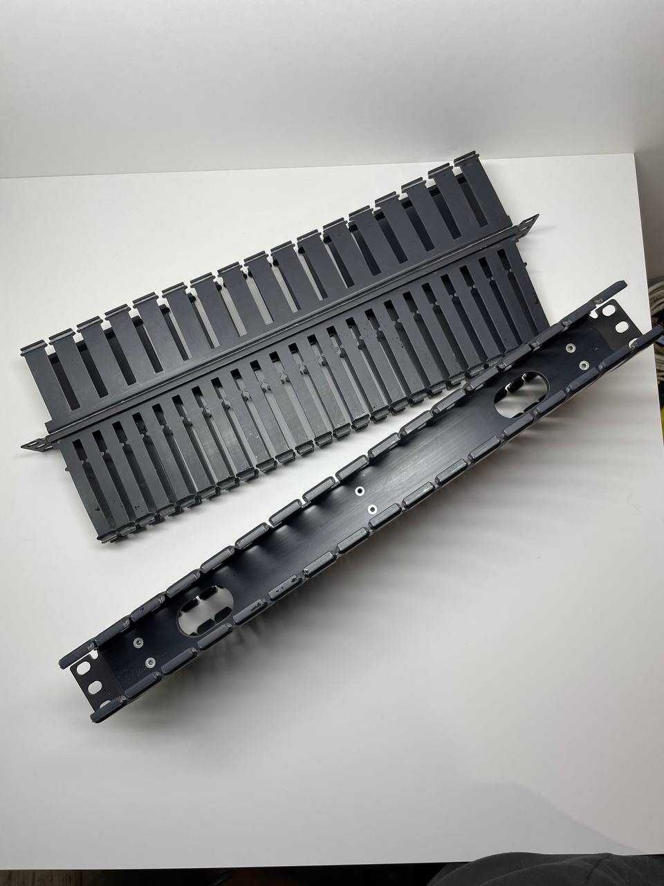 Патч панели RJ45, органайзеры (гребенки), серверное