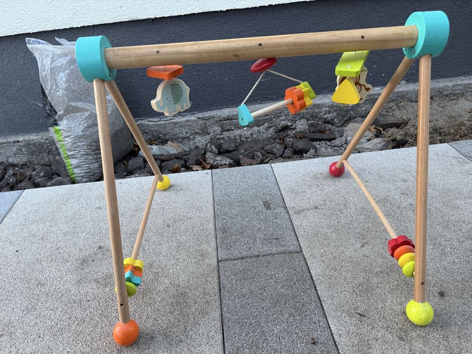 Zabawka dla niemowlaka drewniana