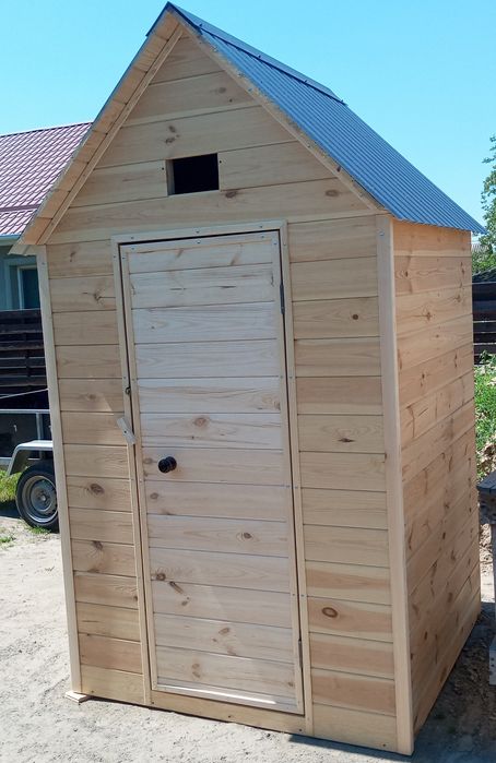 Туалет  деревянный