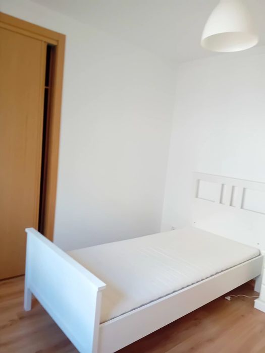 Quarto para arrendar a estudante