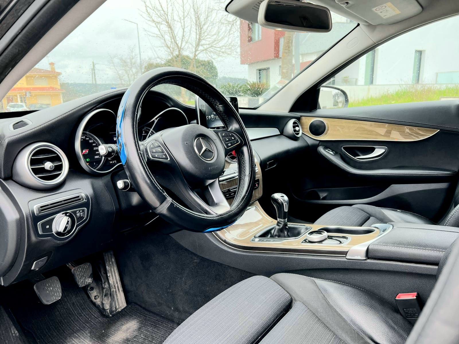 Mercedes Classe T-Model c220 Bluetec 170cv com 260 mil