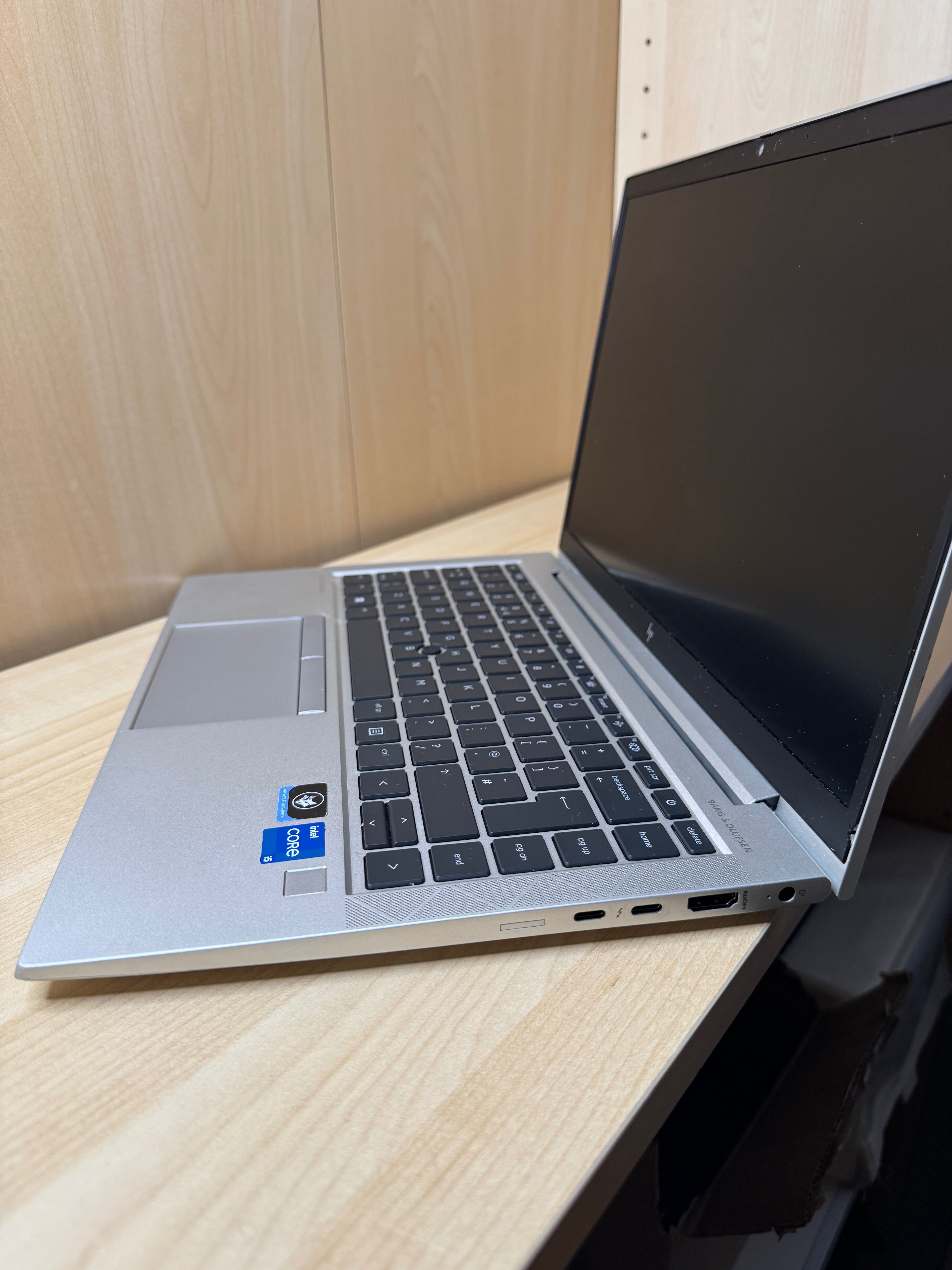 Ultrabook HP Elitebook 840 G8 14” i5-11GEN 16GB DDR4 256 SSD FHD WIN11