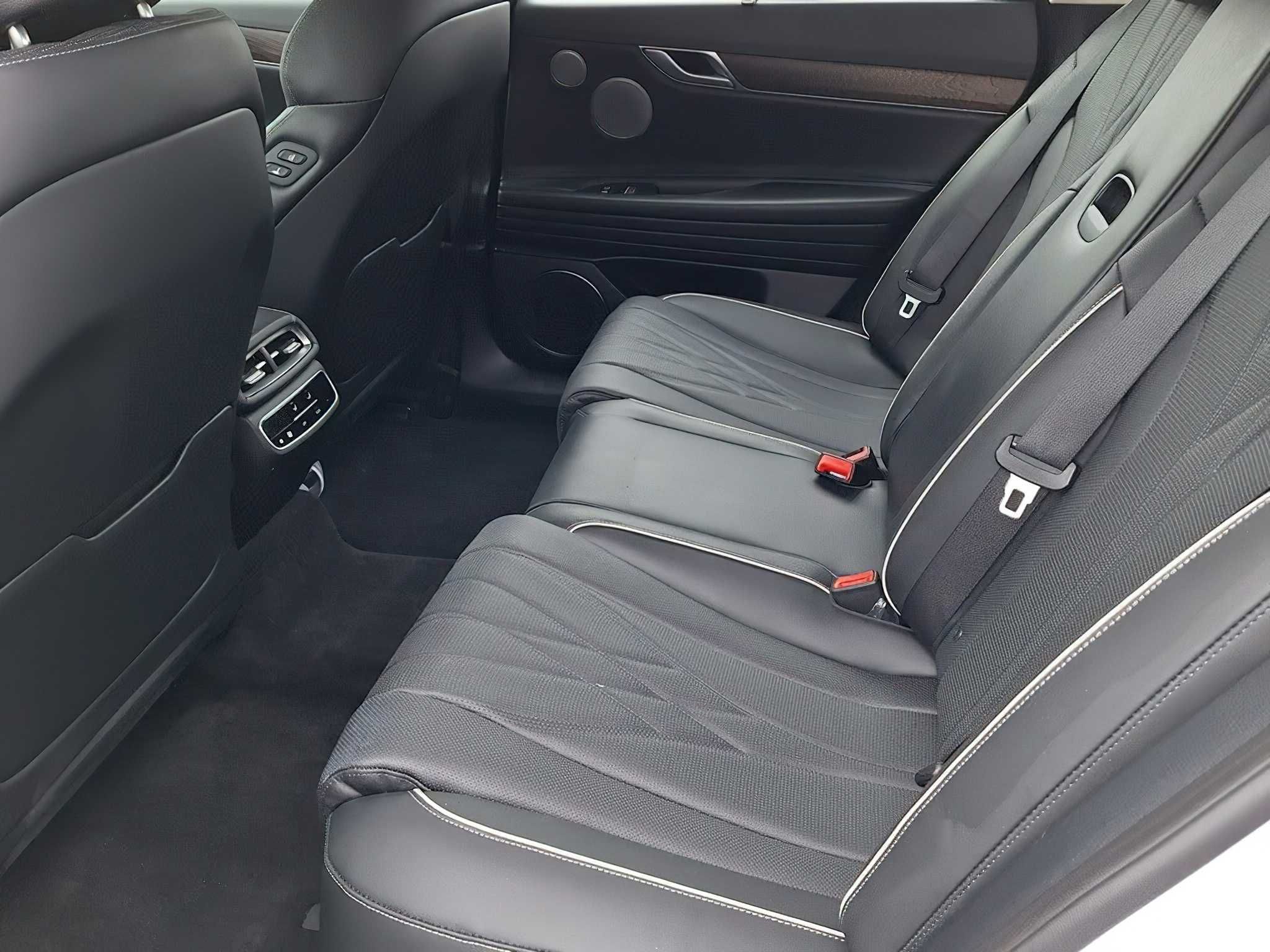 Genesis Electrified G80      2023