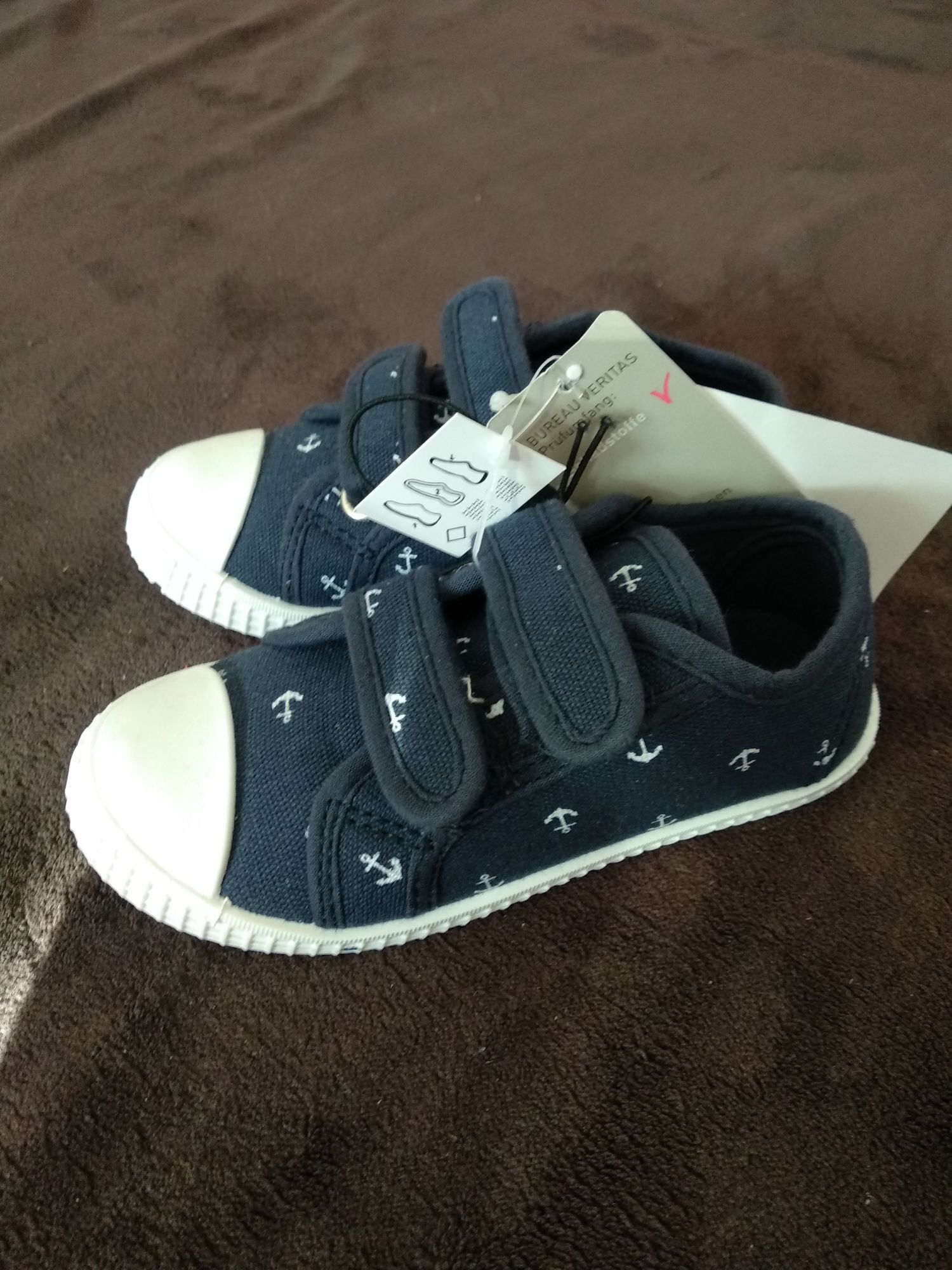 Nowe buty chłopięce r 15cm na rzepy
