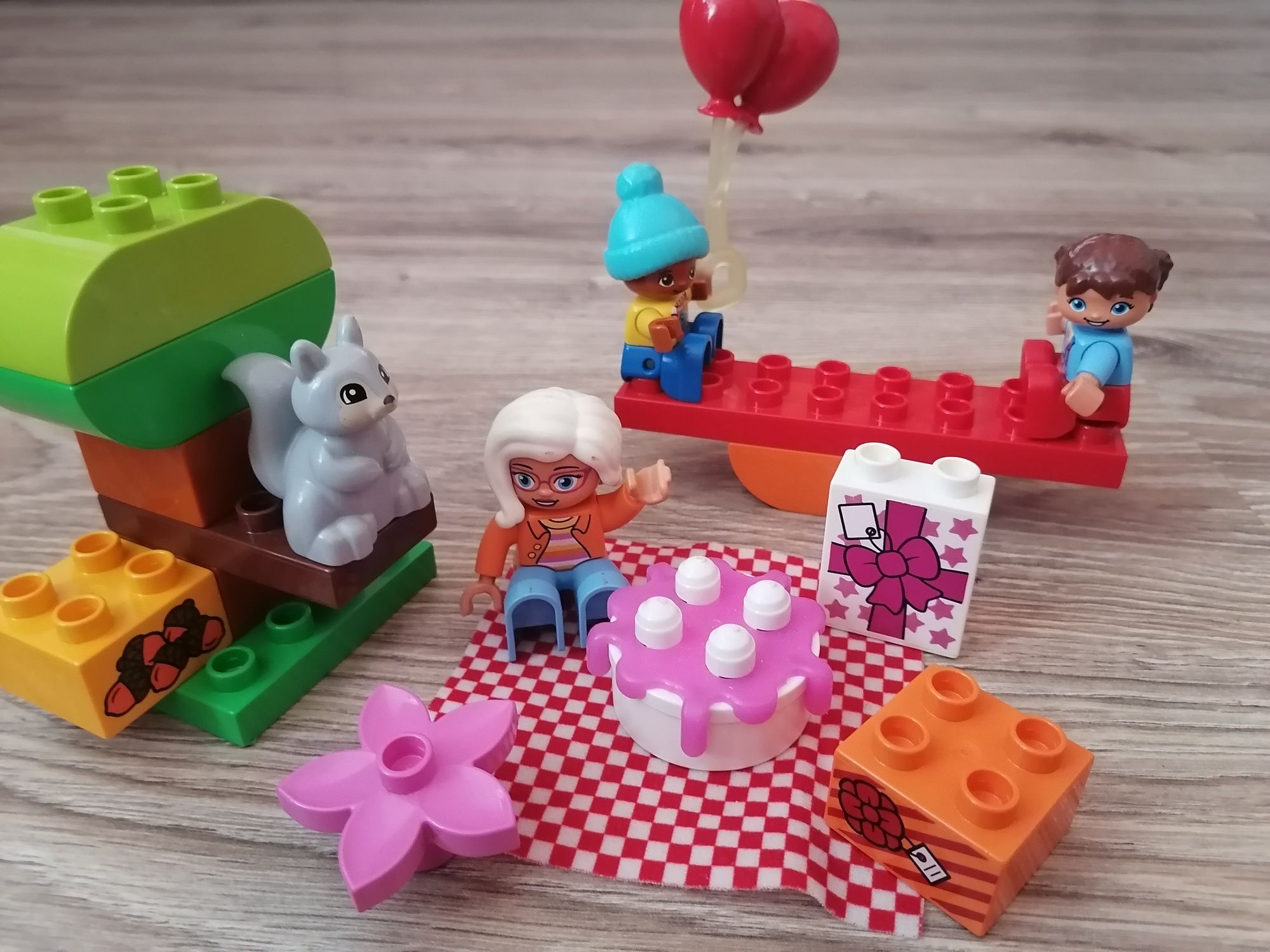 LEGO DUPLO przyjęcie urodzinowe 2-5 lat