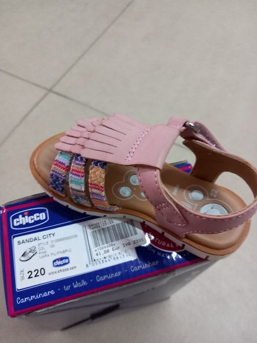 Sandálias chico novas
