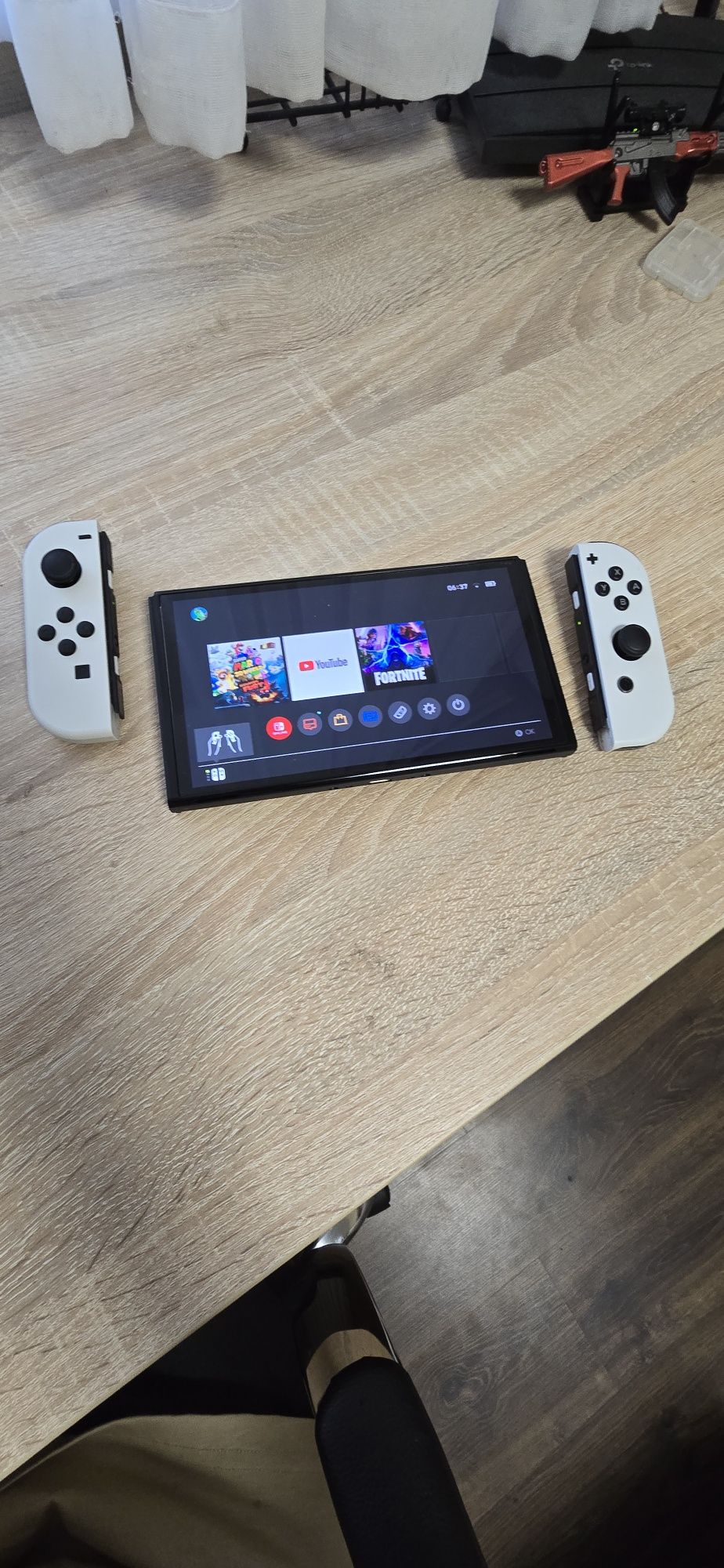 Nintendo Switch OLED полный комплект + сумка + игра