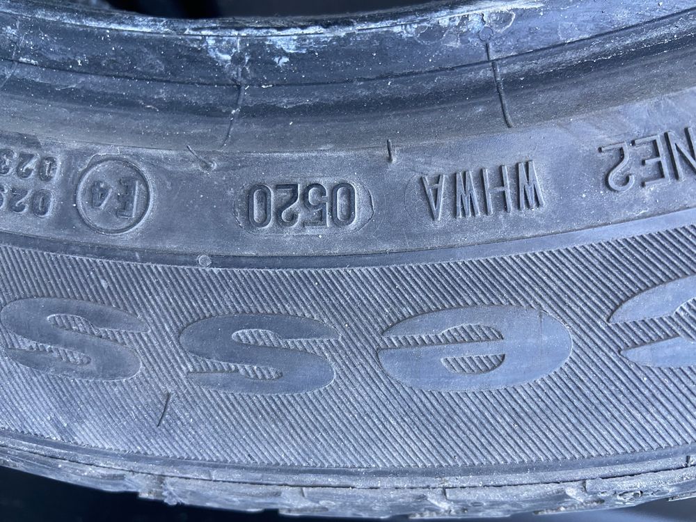 Продам резину 215/55 R-18