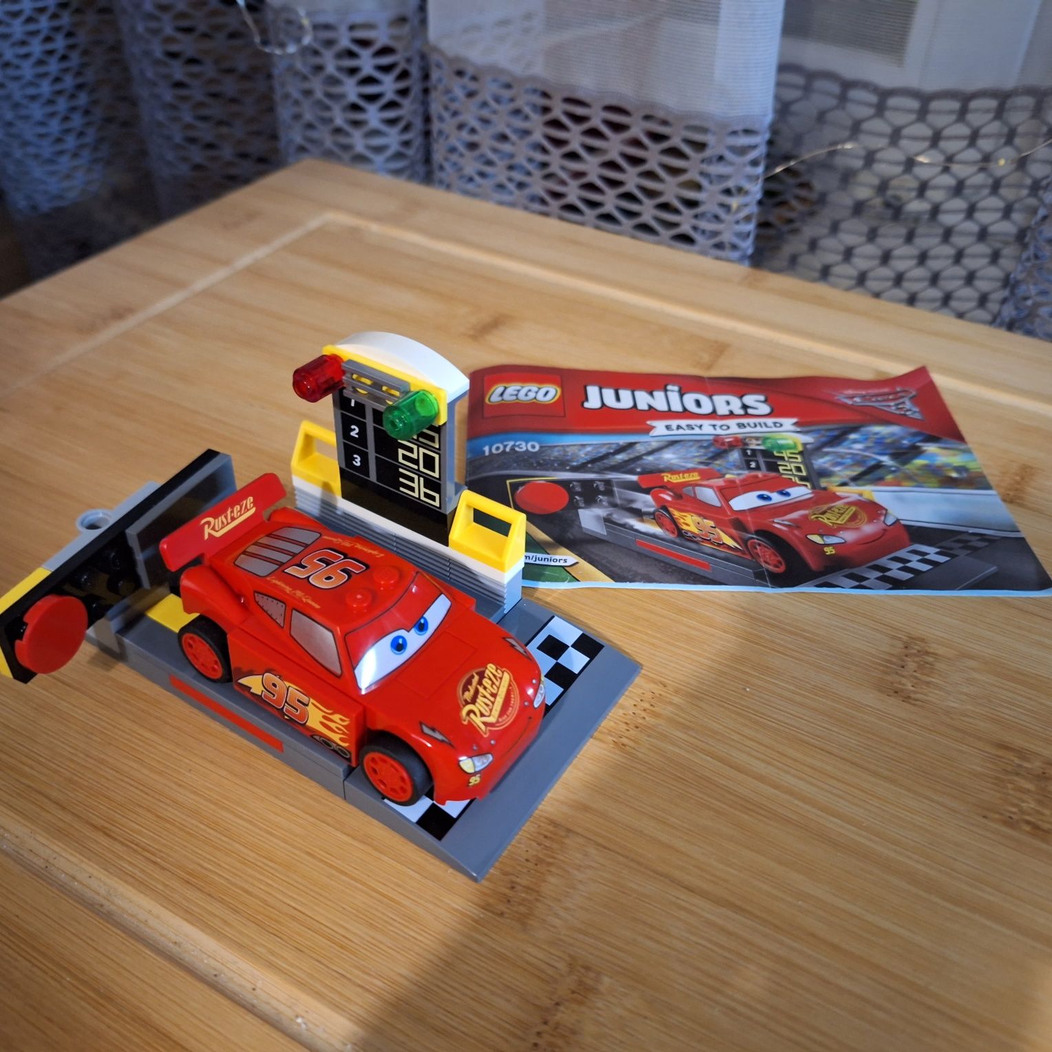 LEGO Juniors Пристрій для запуску Блискавки МакКуіна