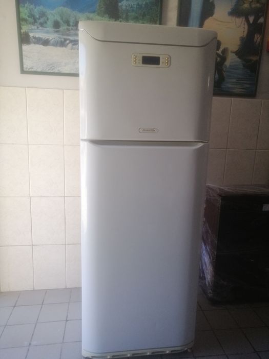 Frigorífico Ariston Nofrost impecável