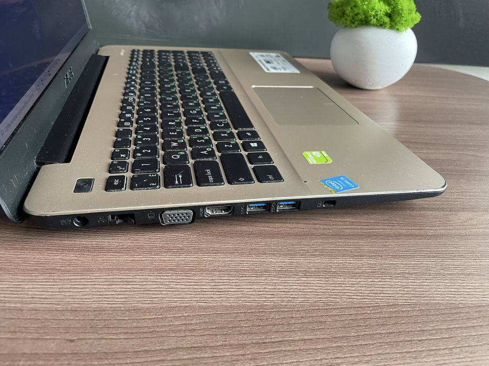 Игровой ноутбук Asus/FullHD/i5-5200/ 8 RAM/1TB/GeForce GT 940 2 GB