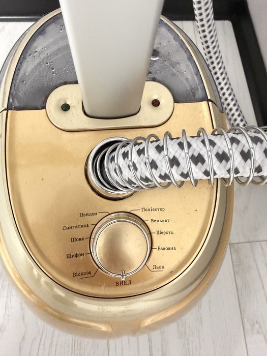 Відпарювач для одягу