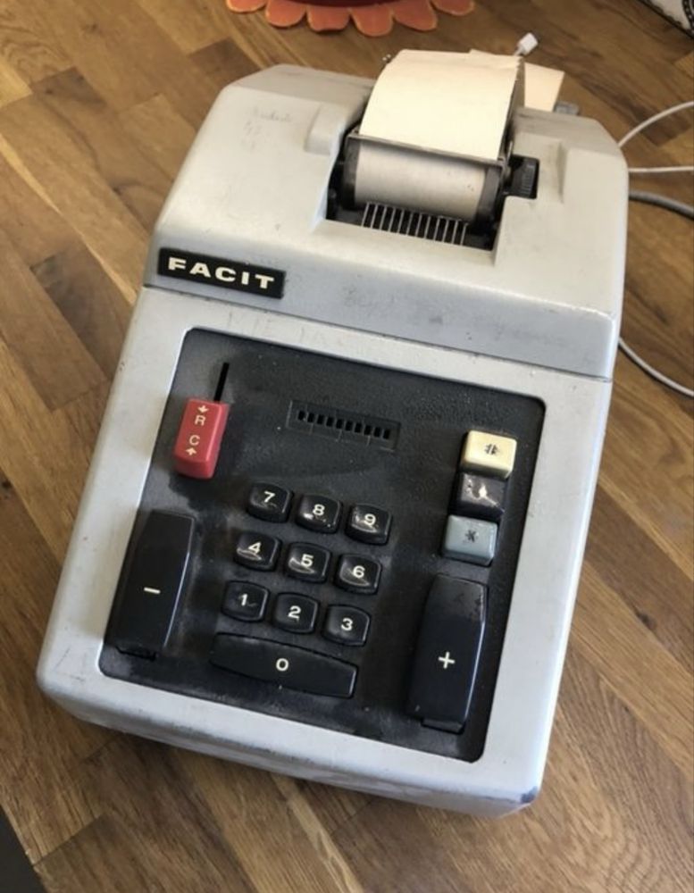 Klasyczny Kalkulator facit retro
