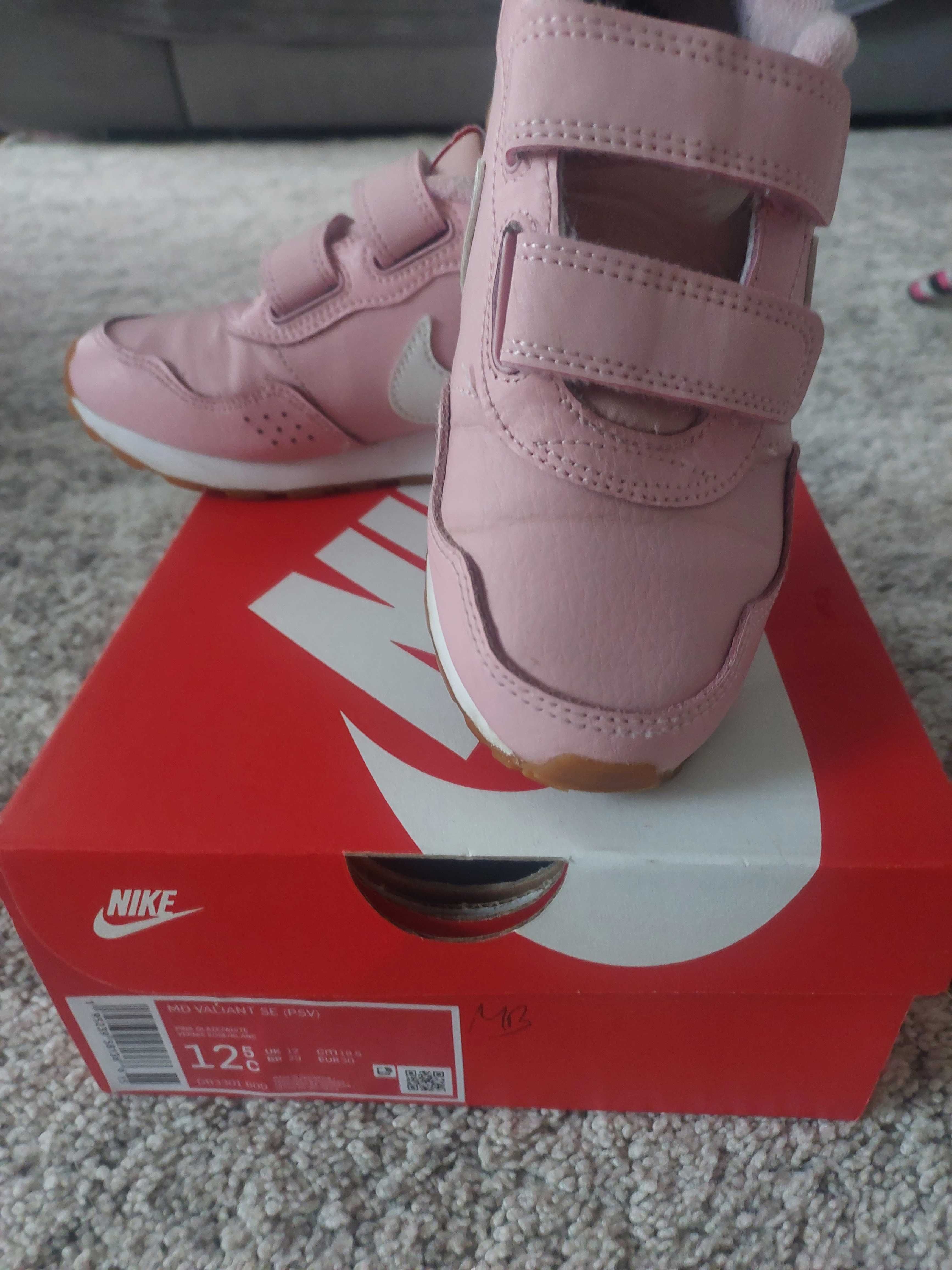 Buty nike dziewczece rozmiar 30.