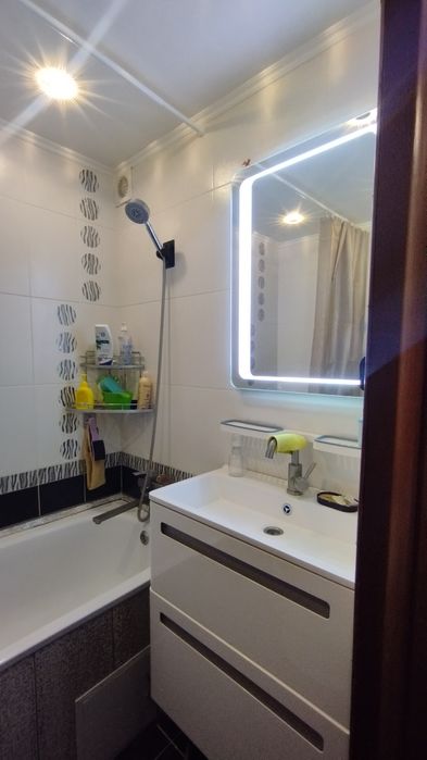 Продам трикімнатну квартиру