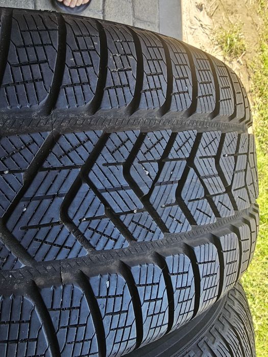 255/55/18 Opony Zimowe Pirelli Scorpion 4szt