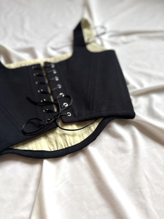 Корсет чорний з жовтим лого Kappa