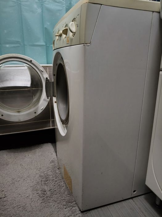 Продам пральну машину Zanussi