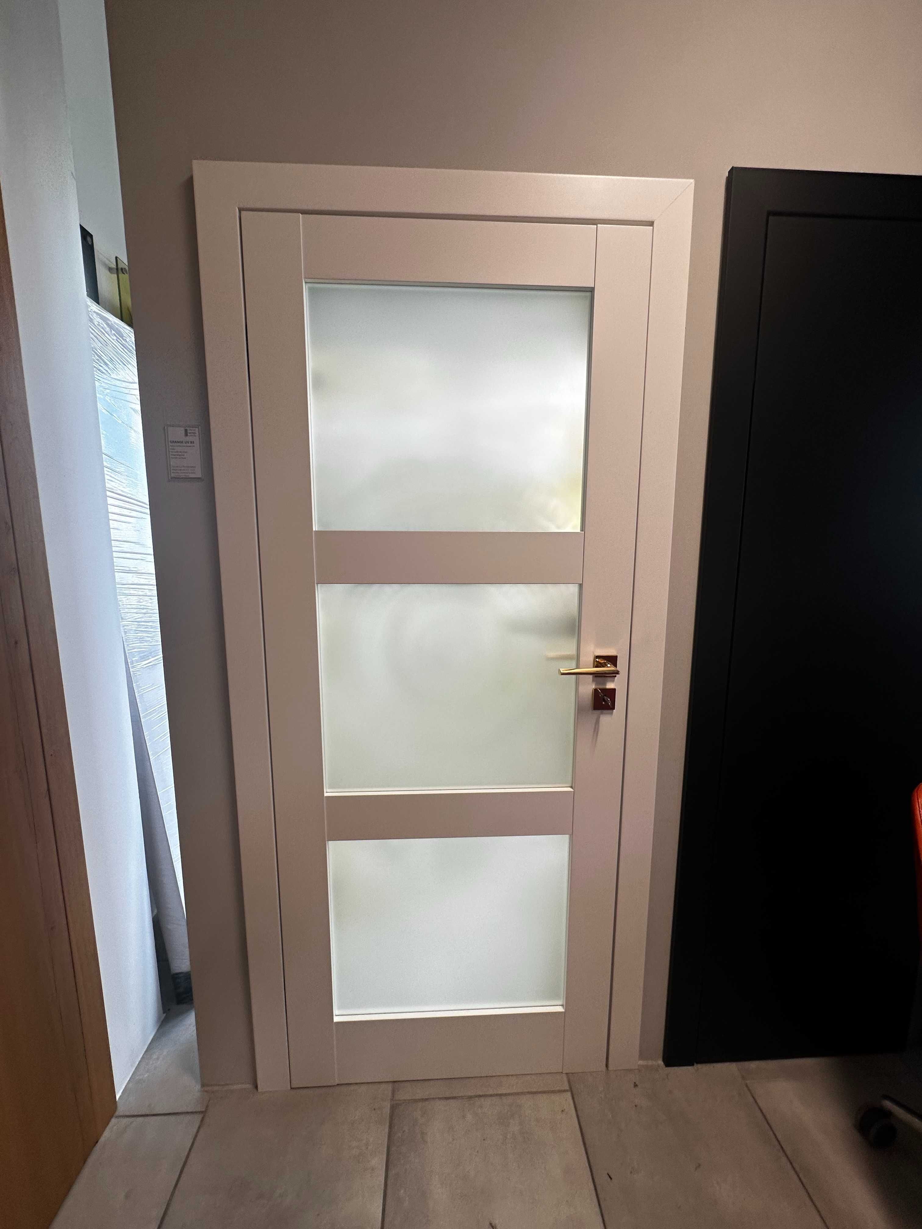 Drzwi bezprzylgowe Porta Grande UVB3  800 Lewe  zamke klucz białe