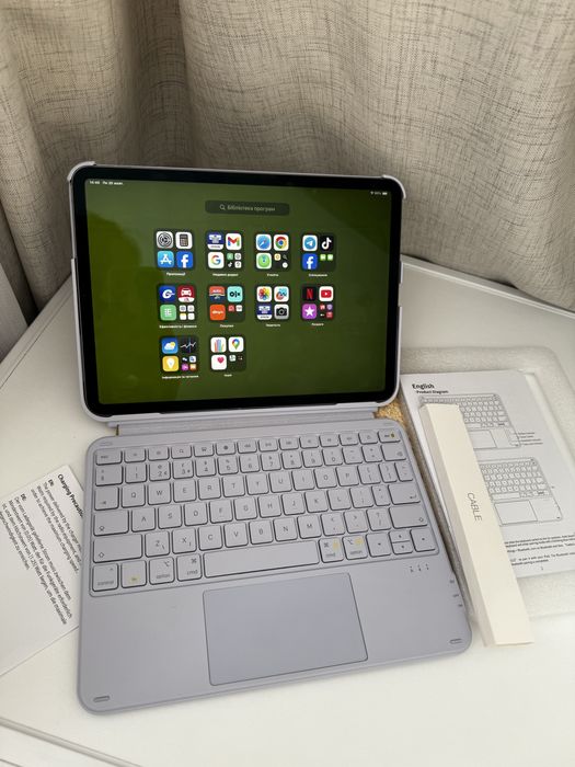 Клавіатура на ipad з діагоналлю 10,9/11