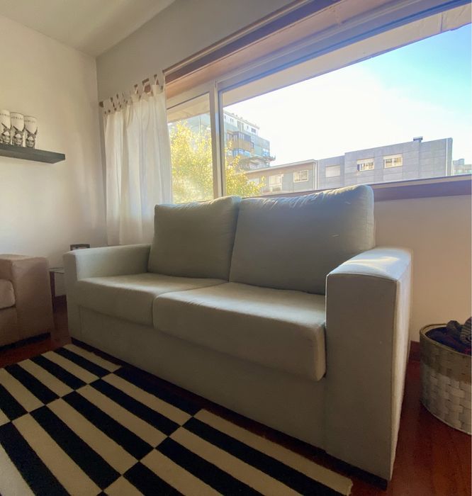 Sofá 3 lugares - tecido verde claro