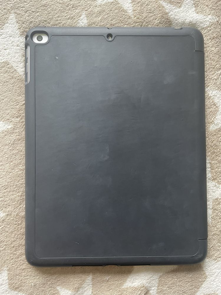 iPad 6 gen. 128GB z etui i rysikiem