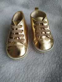 Золотисті туфлі пінетки мешти кросівки дитяче взуття 18 розмір 12 см