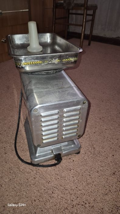 М'ясорубка EWT INOX ME120E