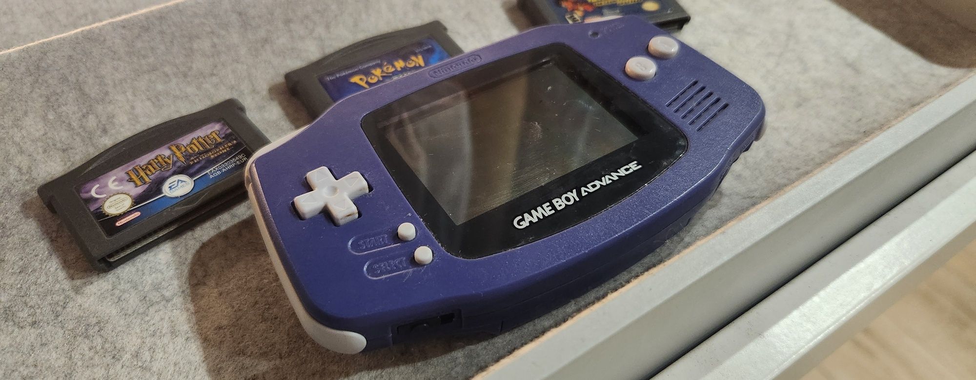 Sprzedam Game Boy Advance z grami - stan dobry!
