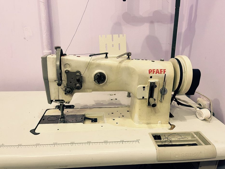 Швейная машина для тяжёлых и средних материалов Pfaff 1245