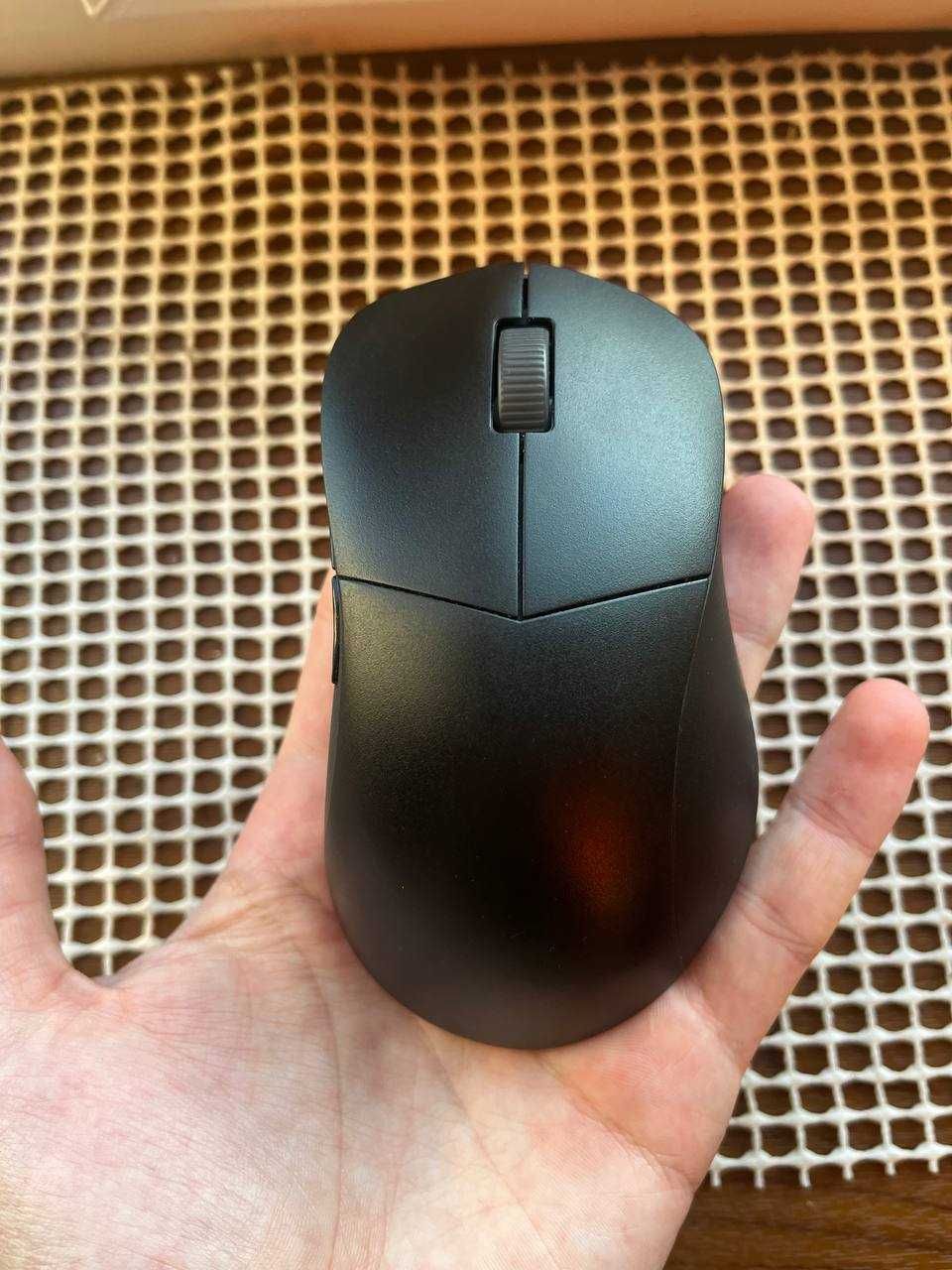 Продам профессиональную геймерскую мышку  Cooler Master MM731