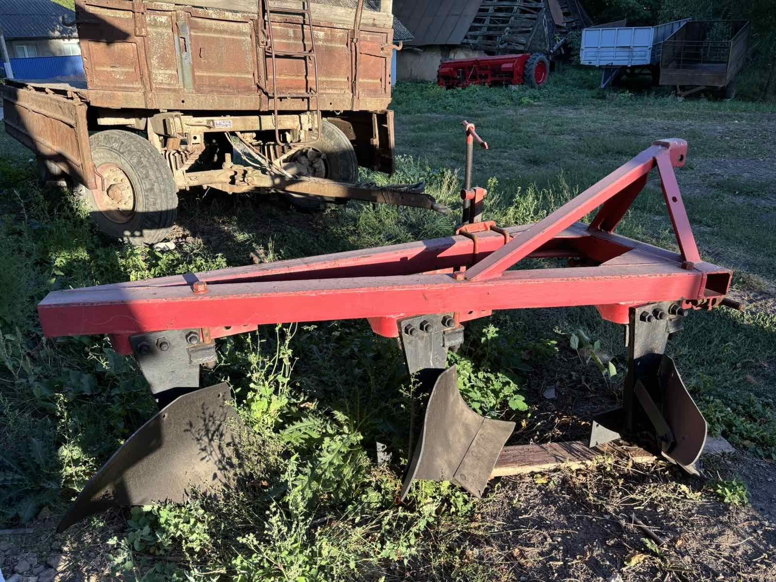 Плуг навісний ідеальний ПЛН 3 30 під МТЗ 80 ЮМЗ Т-40