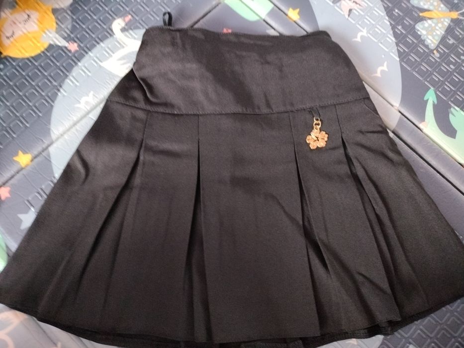 Czarna elegancka spódniczka