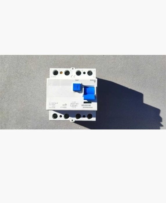 Wyłącznik różnicowoprądowy Schrack BC604103 F BCF6 40/4/003 AC