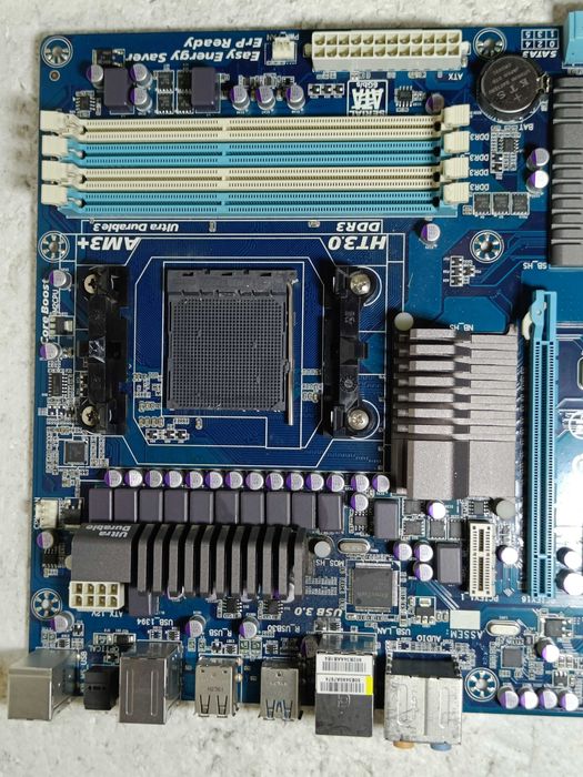 Материнська плата AMD Gigabyte GA-970A-UD3 sAM3+ під FX ВІДМІННИЙ стан