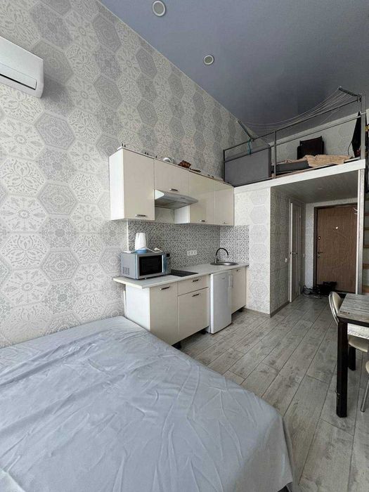 Продам 1 к - гостинку Бестужевские сады Фр бульвар метро Защ Украины